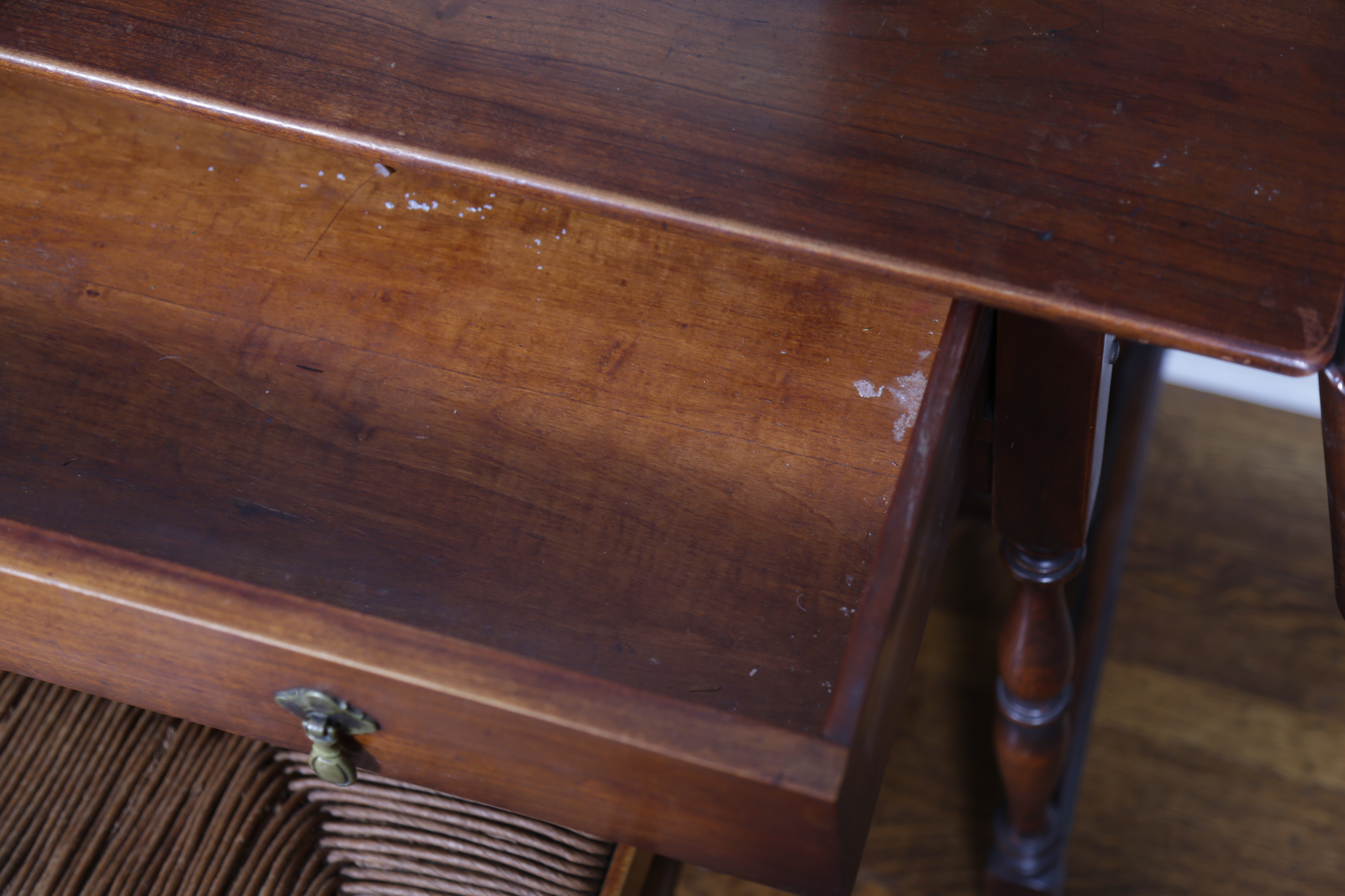 Stickley Dressing Table and Bench With Rush Seat EBTH